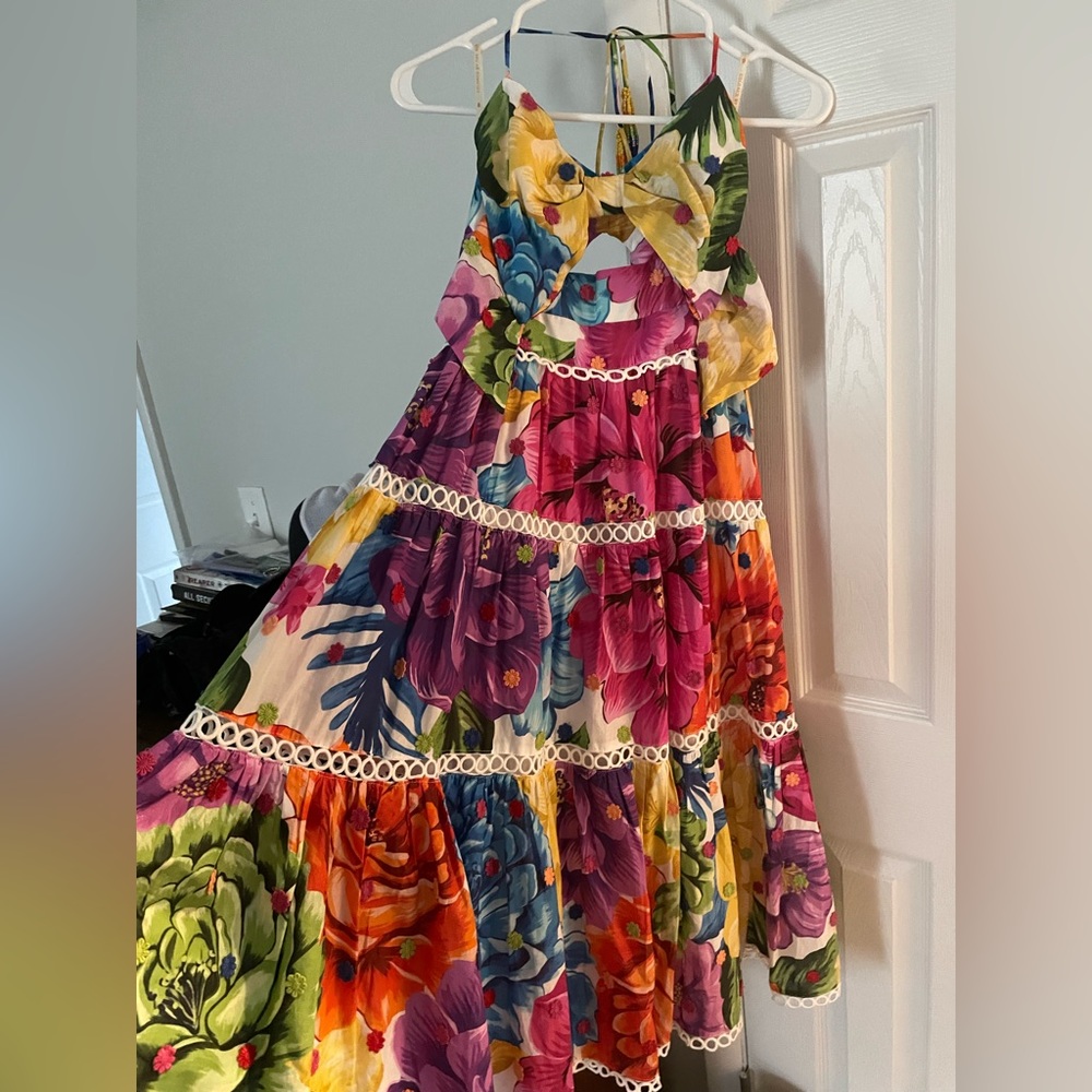 Gorgeous Farm Rio Dress. Perfect for wedding, or beach trips. Size small.